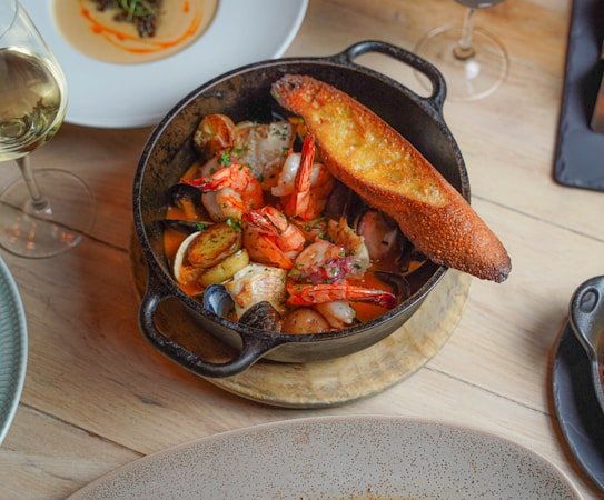 photo-1575841004965-bca4f2a31c1c